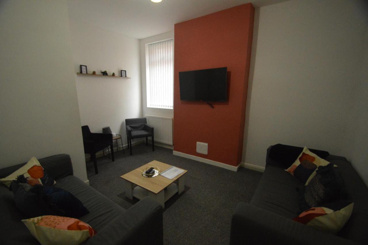 Spacious And Homely 2 Bedroom Flat - Suitelivin Gateshead Exterior photo